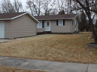 2259 Springbrook Ct, Grand Forks, ND 58201