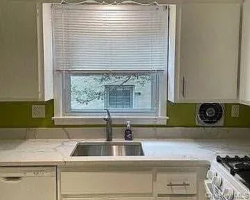 317 E Olive St — Photo 3