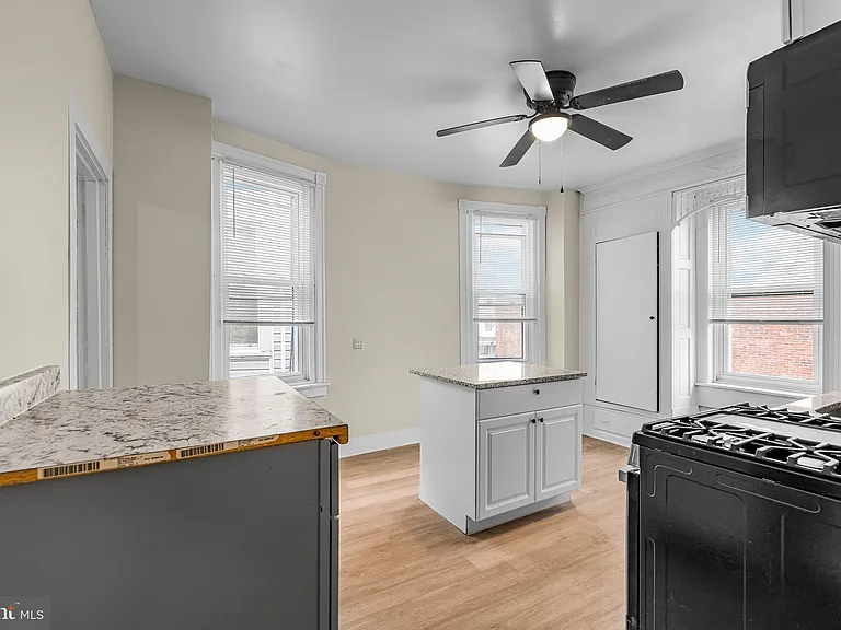 5723 Spruce St #2 — Photo 8