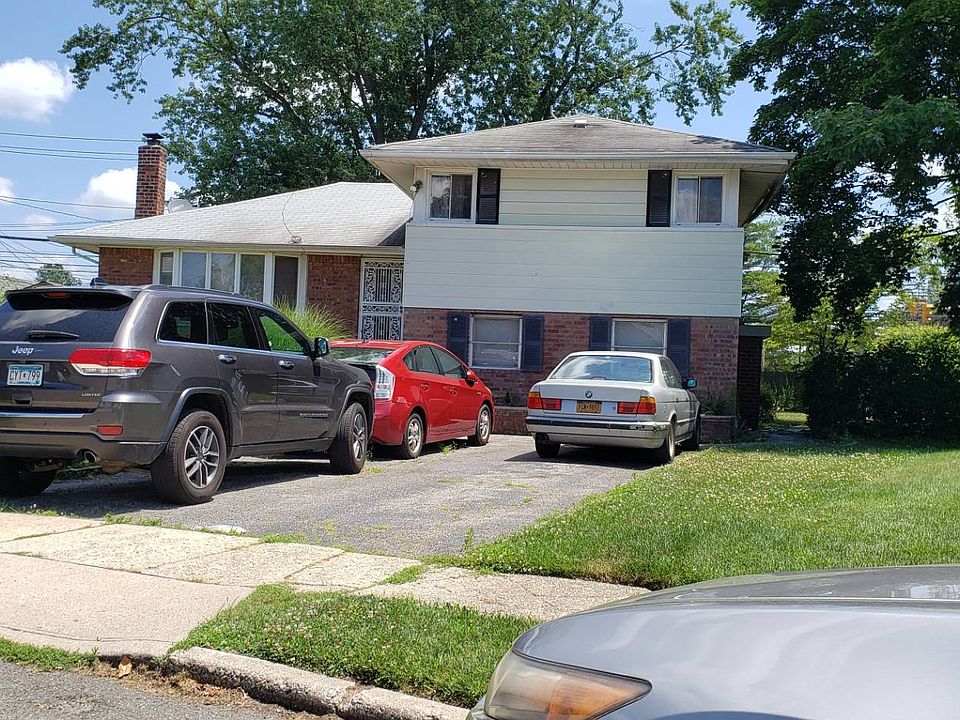 2nd image of 319 Southwood Cir