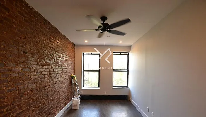 Rented by Yaffa Realty LLC | media 4