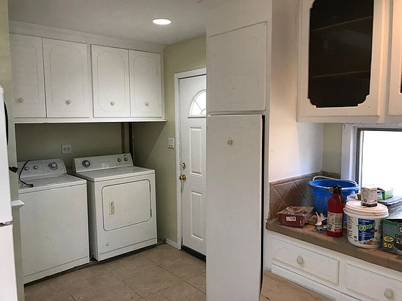 4th image of 470 Sleepy Hollow Dr