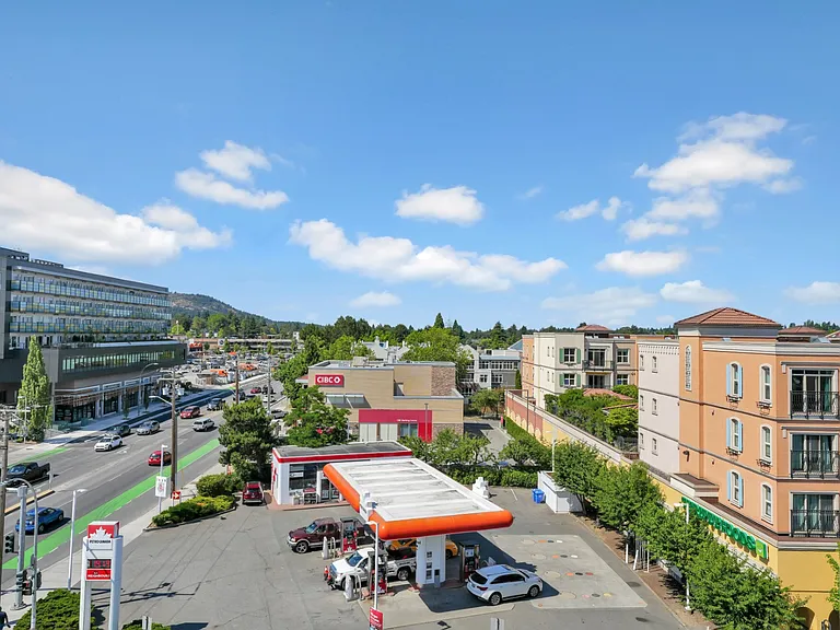 3949 Shelbourne St — Photo 29