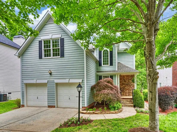 2100 Sablewood Dr, Charlotte, NC 28205