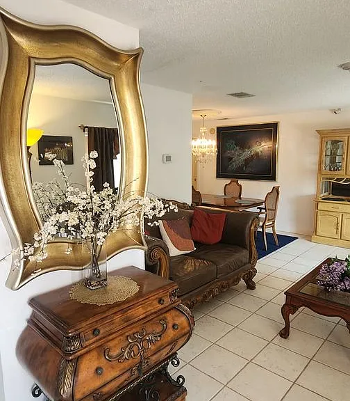 610 Palm Dr — Photo 3