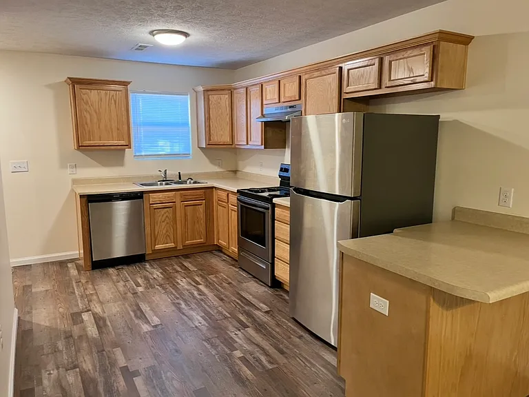 Faith Court Townhomes — Photo 5