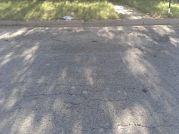 1604 SE 24 One Half Ave, Mineral Wells, TX 76067