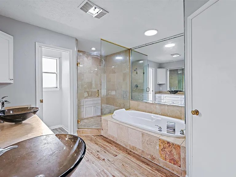 10735 Kitty Brook Dr — Photo 32