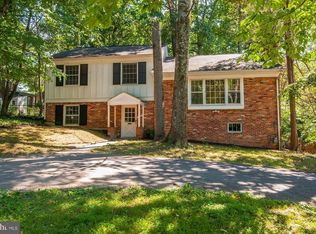 6304 Greentree Rd, Bethesda, MD 20817