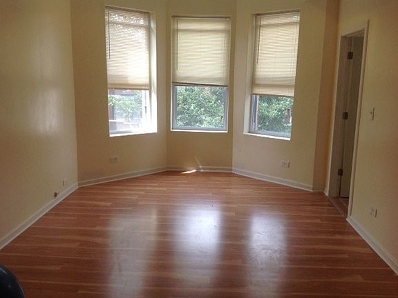 3rd image of 1049 N Monticello Ave