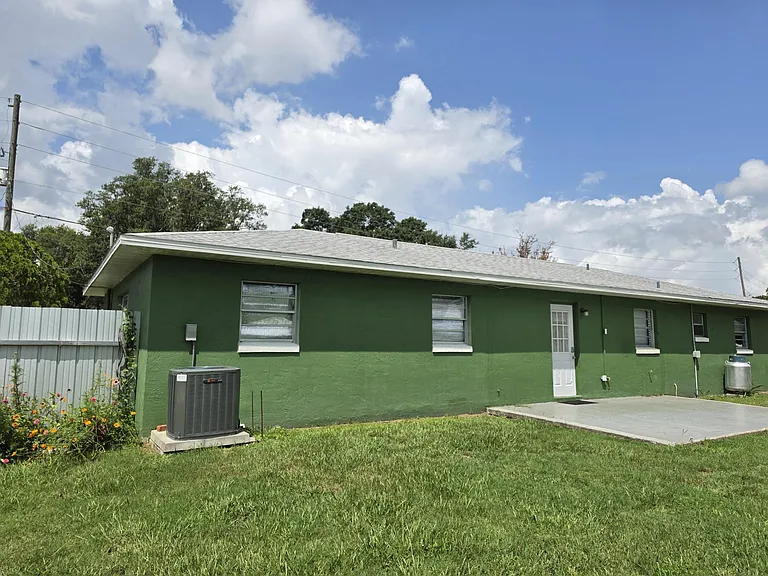 1531 Lake Clay Dr — Photo 4