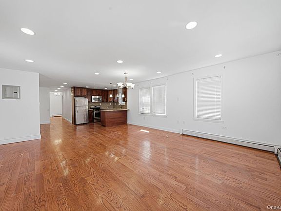 5th image of 11927 191st Street