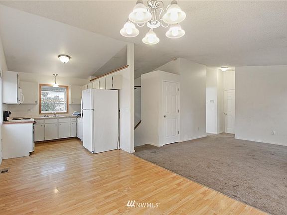 4th image of 17225 10th Ave E