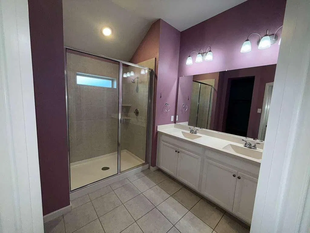 3 bed, 2.0 bath, 2249 sqft, $2,800 — Photo 3