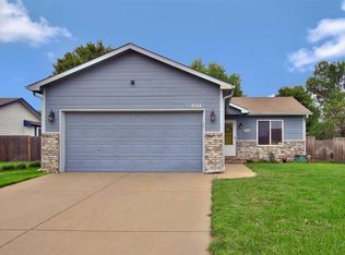8314 W Aberdeen Cir, Wichita, KS 67212