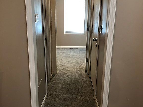 3rd image of 1011 S Saint Francis Ave
