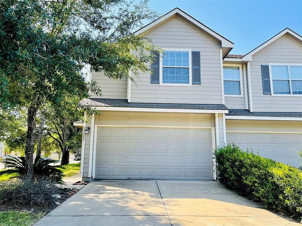 1st image of 25207 Bentley Glen Ln