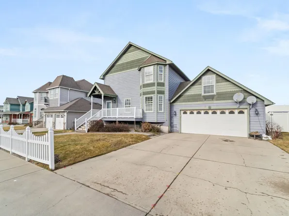 713 Golden Hills Dr, Cheney, WA 99004