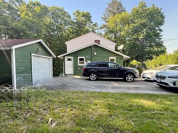 3rd image of 209 Carl Ave