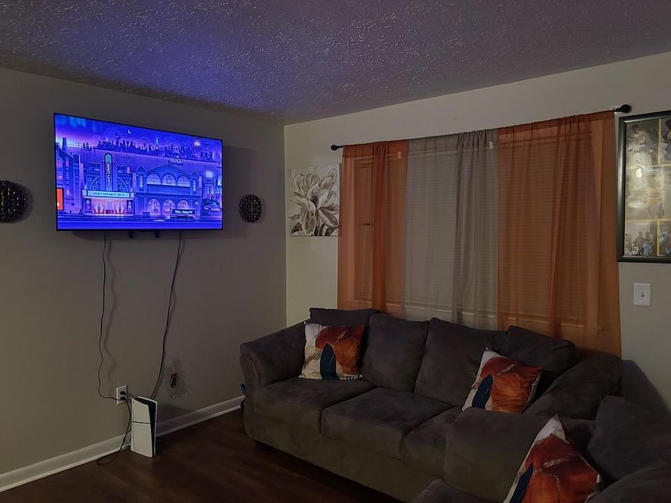 2nd image of 520 Drake Ave