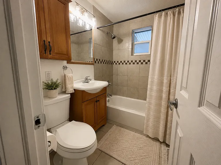 385 Yates St — Photo 12