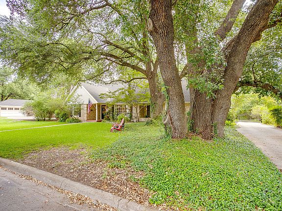 5th image of 4305 Elmwood Dr