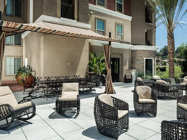 Ave_5_Adagio_West_Courtyard_6_Mission Viejo