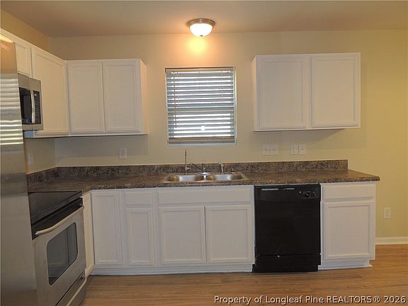 4th image of 46 Hallow Oak St