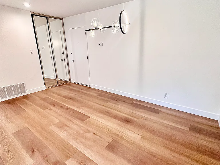 Unit #115 similar dining room