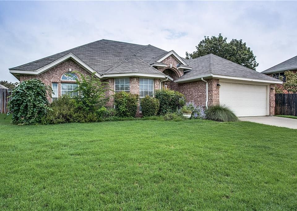 1st image of 904 Gallahad Dr