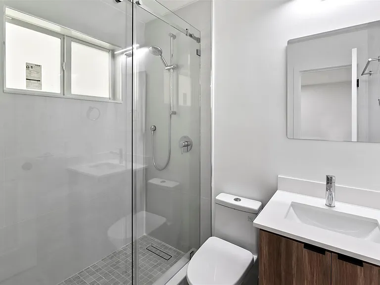1101 NE 18th Ave #8 — Photo 9