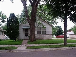 1st image of 400 4th Ave S