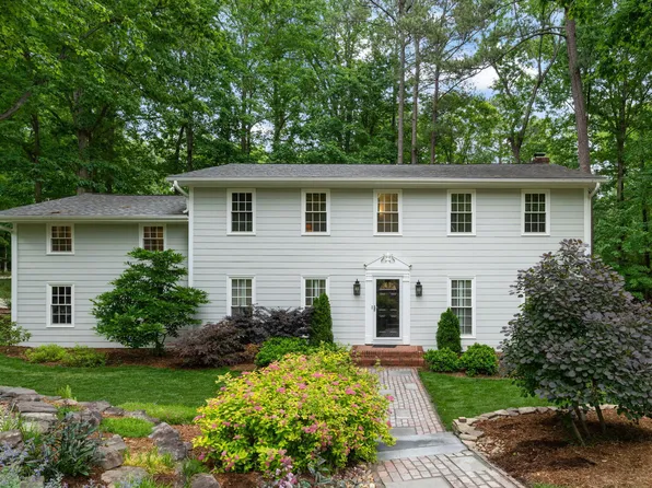 601 Ellynn Dr, Cary, NC 27511