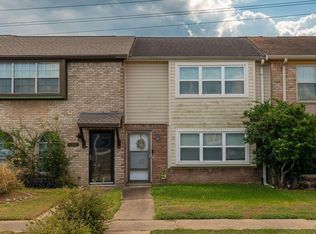 8300 Oakhaven Rd, La Porte, TX 77571