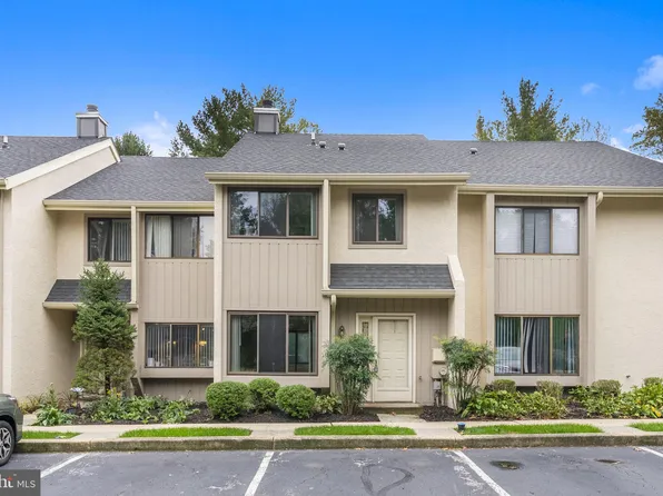 45 Landmark Dr, Malvern, PA 19355