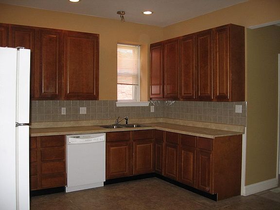 4th image of 2739 Wyoming St