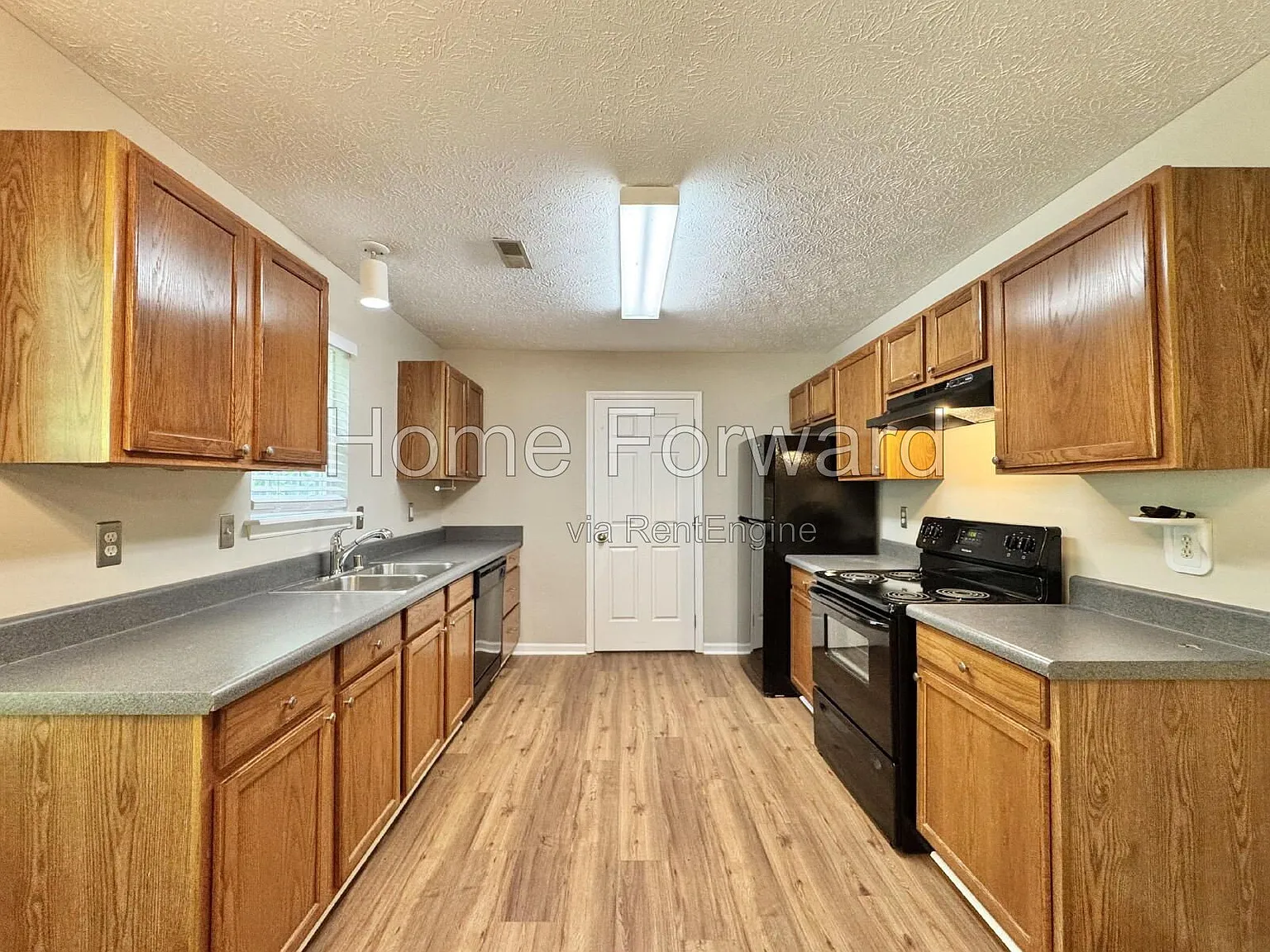 3 bed, 2.0 bath, 1180 sqft, $1,850 — Photo 4