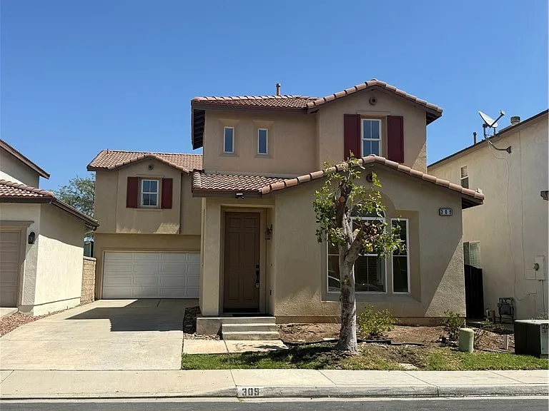 309 Lydia Ln — Photo 1