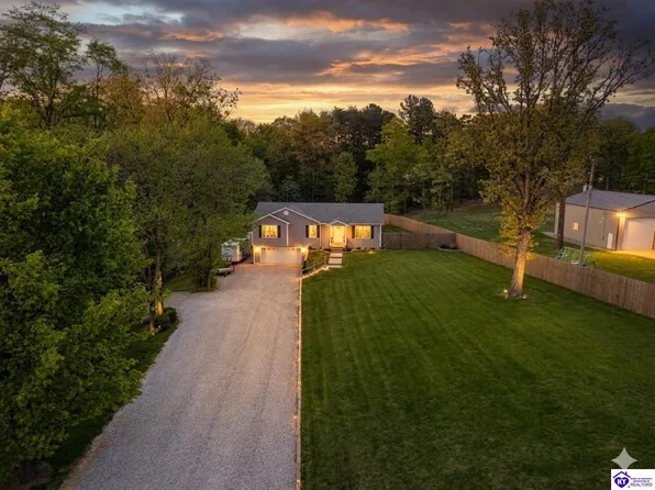 1122 Garrett Rd, Brandenburg, KY 40108