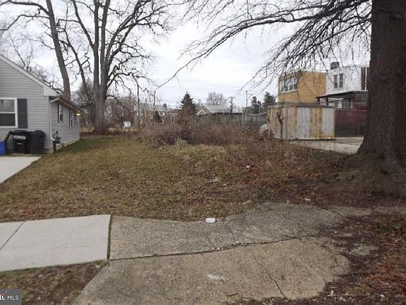 3rd image of 7609 Chelwynde Ave