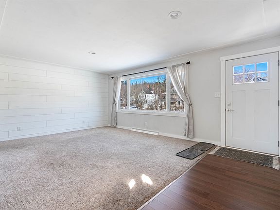 4th image of 2233 Woodland Ave