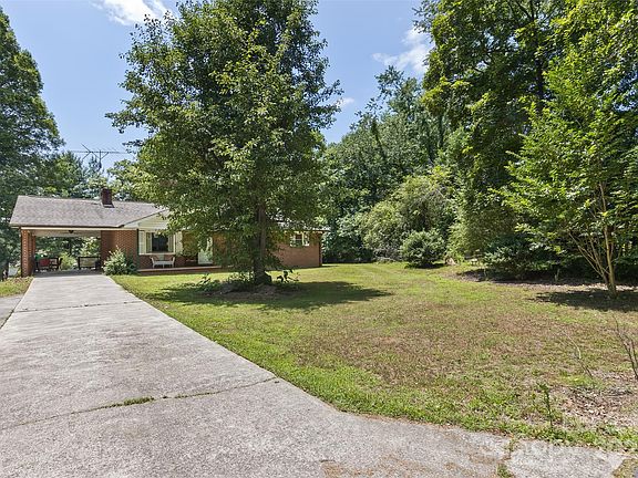 2nd image of 117 White Pine Ln