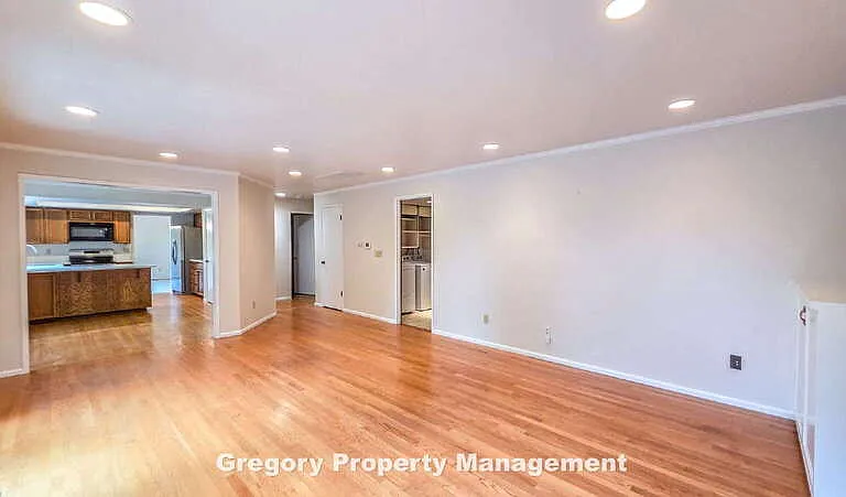 16316 NE 46th Ct — Photo 25