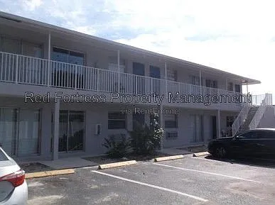 2 bed, 1.0 bath, $1,095 — Photo 1