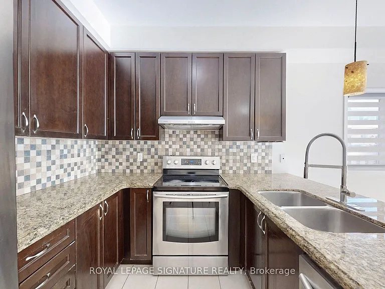 138 Sun King Cres — Photo 11