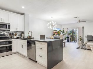 964 NW 100th Ave, Pembroke Pines, FL 33024