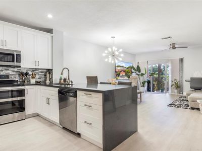 964 NW 100th Avenue, Pembroke Pines, FL, 33024