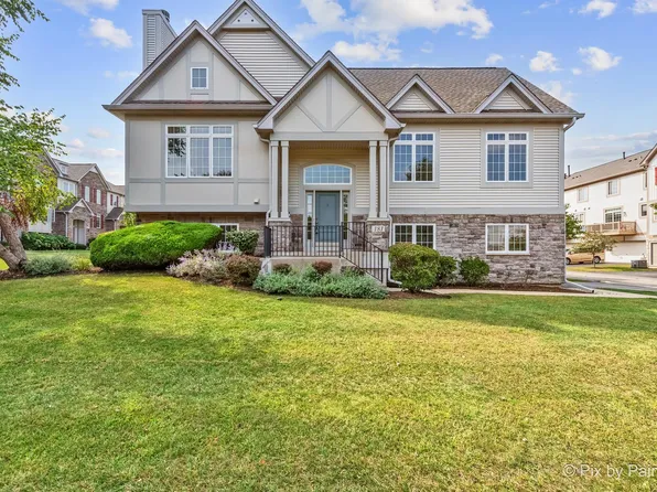 181 Sype Dr, Carol Stream, IL 60188