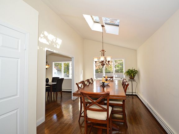 5th image of 7 Cottonwood Dr