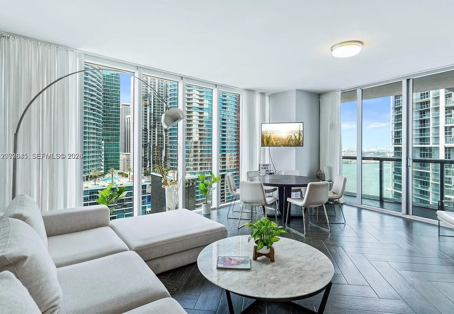 Icon Brickell Condo No 3 — Photo 2